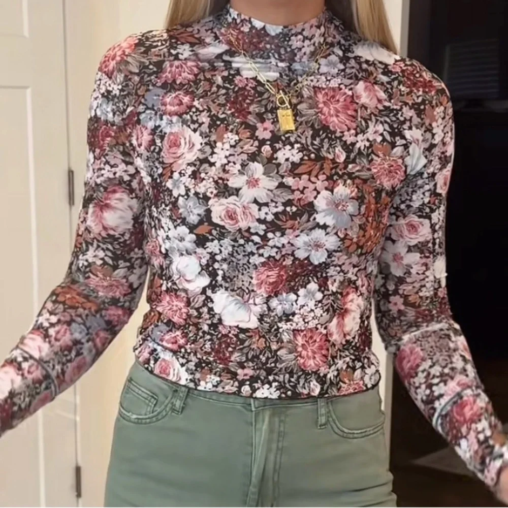 Floral Long Sleeve Mesh Top size Small 🌸 - Picture 6 of 6